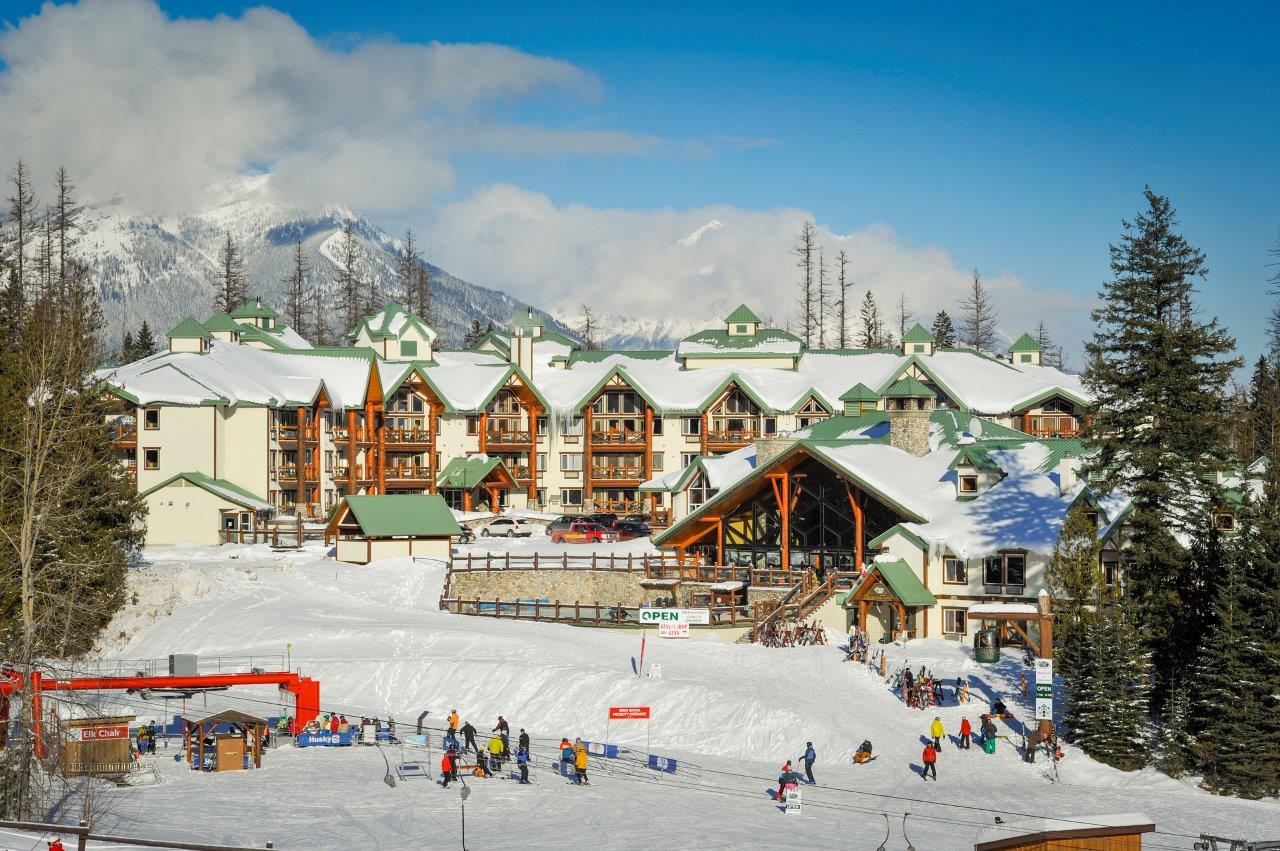 Lizard Creek Lodge, Fernie Ski Resort Canada - Snowcapped Travel